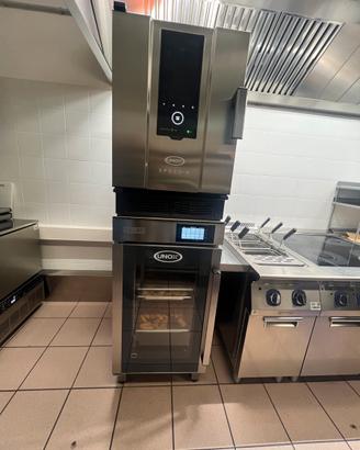 Forno UNOX SPEED-X e mantenitore UNOX EVEREO