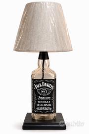 Lampada artigianale con bottiglia Jack Daniel’s