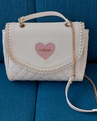 Borsa Twinset € 50 e Zainetto  Guess € 70