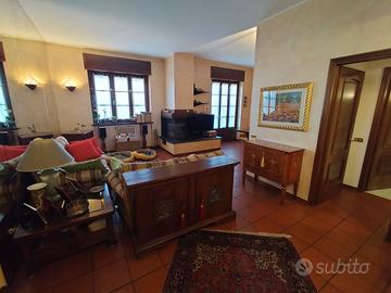 Macherio quadrilocale ultimo piano, box doppio