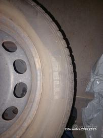 Treno gomme termiche Pirelli