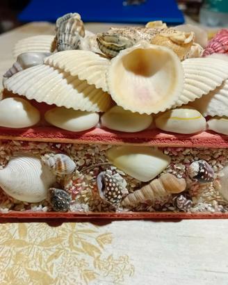 Oggetti vintage fatti con conchiglie