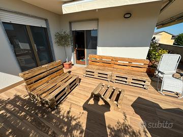 Divani pallet esterno