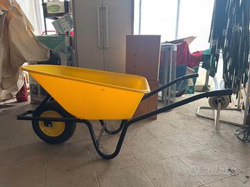 CARRIOLA in pvc