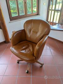 POLTRONA GIREVOLE VINTAGE FIRMATA  LARIO SALOTTI