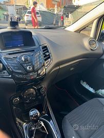 FORD Fiesta 6ª serie - 2014