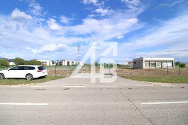 COMPLESSO - 4100 M² - VIA LA SPEZIA, 100 (UD)