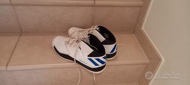 Scarpe adidas numero 45 1/2 tenute benissimo