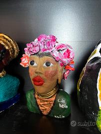 Scultura Frida Kahlo stile cartoon