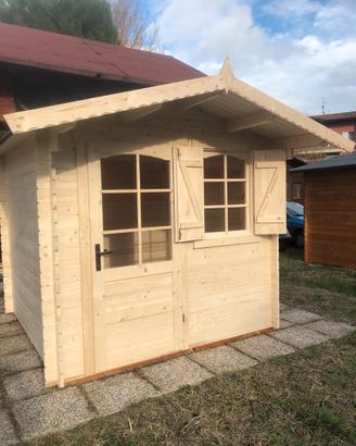 Casa in legno 2,5 x 2,5. Spessore 30 mm.