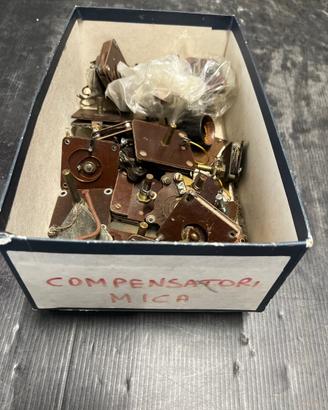Lotto d’epoca compensatori in mica e trimmer radio