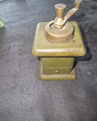 macinino da caffè d'epoca 