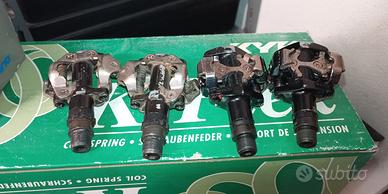 Pedali per bicicletta