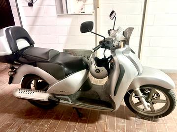 Aprilia Scarabeo 200