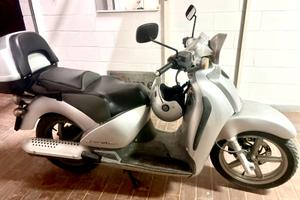 Aprilia Scarabeo 200