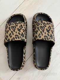 Ciabatte leopardate