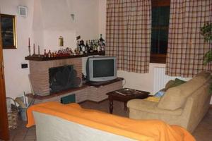 Casa indipendente di 160 m² con 5 locali e posto a