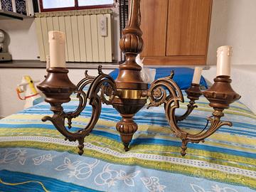 Lampadario di legno