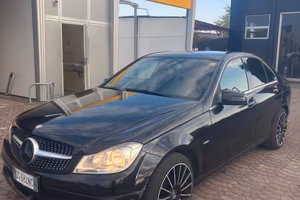 Mercedes-benz C 220 CDI BlueEFFICIENCY Avantgarde