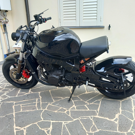 Honda cbr 900 completamente rifatta caffe racer