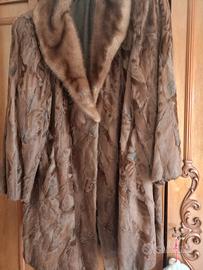 pelliccia con collo di visone 