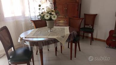 Tavolo sala da pranzo con 4 sedie