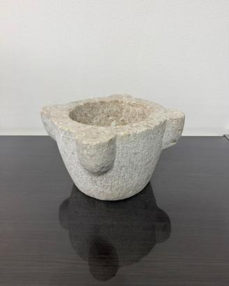 Mortaio antico/vintage in pietra  e massiccio