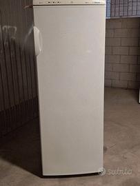 Congelatore Verticale con cassetti A+