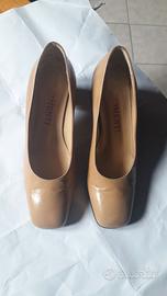 Scarpa da donna con il tacco