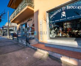 Locale commerciale in viale Aldo Moro