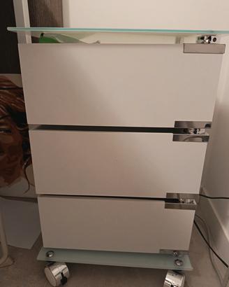 piccola cassettiera