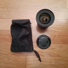 obiettivo Nikon grandangolare 12 24
