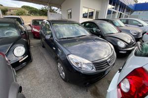 Dacia Sandero 1.2 16V GPL 75CV Embleme