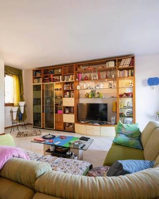Casa indipendente di 118 m² con 5 locali e box aut