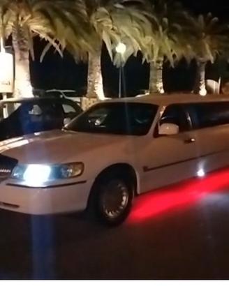 Lincoln Town Car Limousine