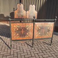 Letto in ferro con decorazioni primi 900