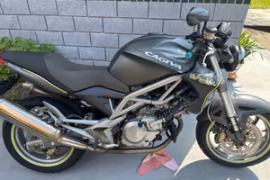 Cagiva raptor 650 ie