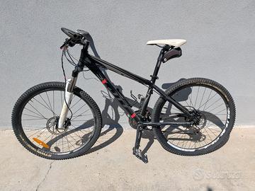 MTB Scott nera