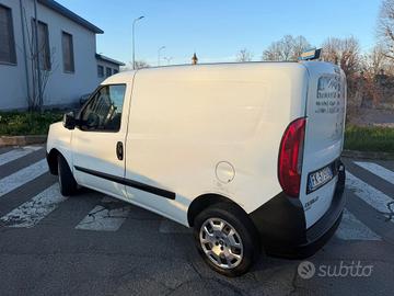 FIAT DOBLO' BENZINA METANO