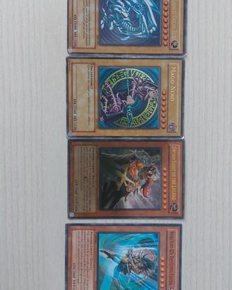 Carte Yu-Gi-Oh mago nero e drago bianco occhi blue