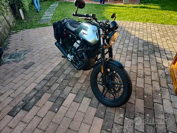 Moto Guzzi V7 III Stone S