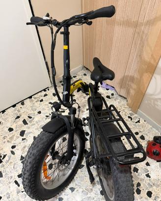 BICI ELETTRICA PIEGHEVOLE PRATICAMENTE NUOVA