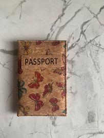 Porta passaporto in sughero