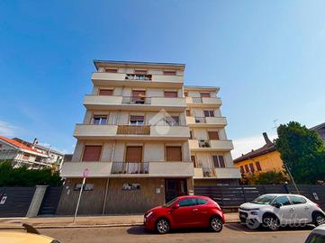2 LOCALI A NOVARA
