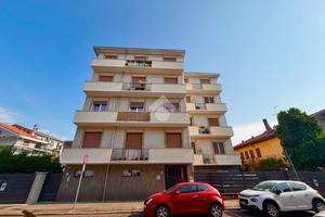 2 LOCALI A NOVARA