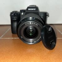 SONY A7 III + obiettivo + faretto luce LED