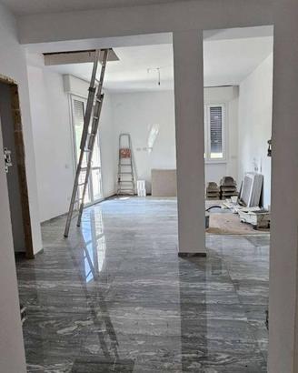Attico / Mansarda di 170 m² con più di 5 locali e 