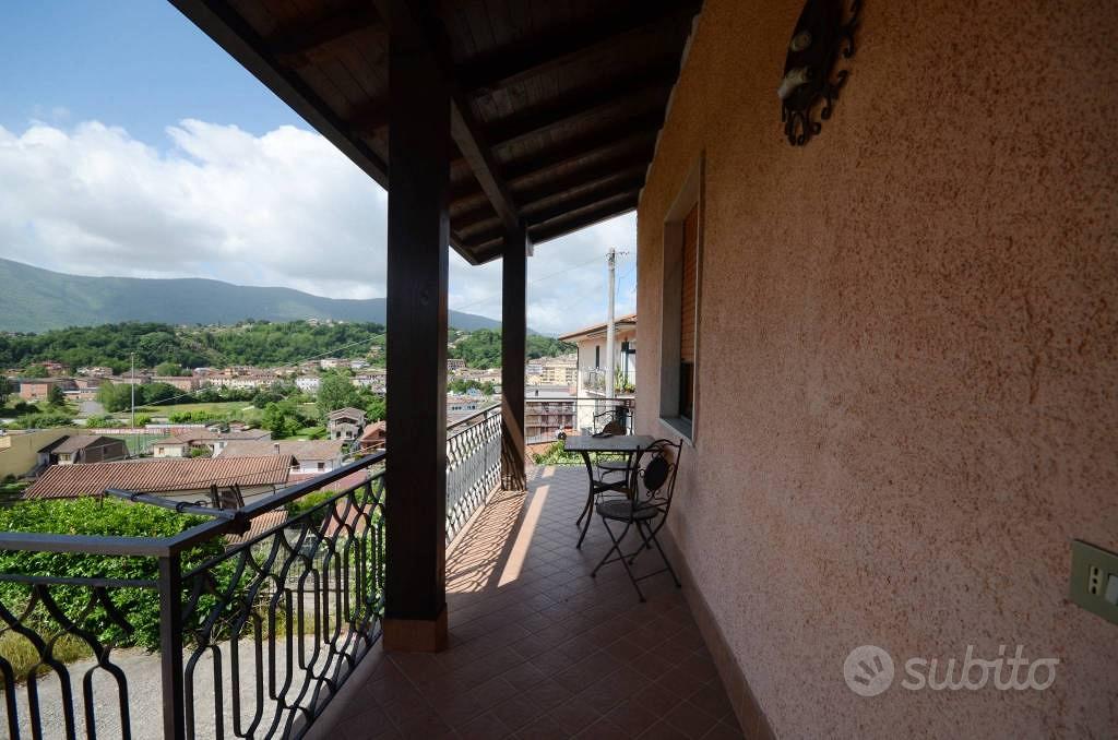 Villa di 215 m² con 4 locali e box auto a Ceccano - View 2