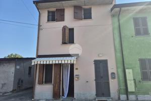 CASA DI CORTE A PIEVE PORTO MORONE