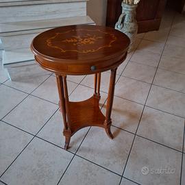 Mobiletto classico ovale con cassetto tinta noce